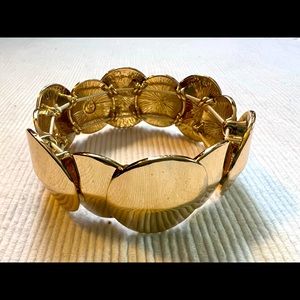 Womens Liz Claiborne Gold Stretch Bracelet